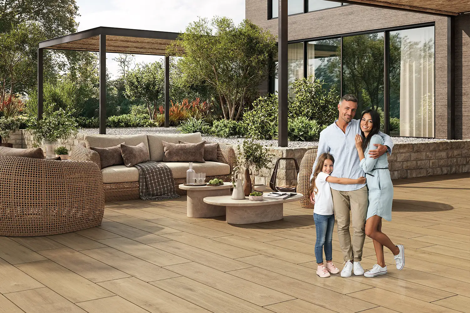 Moderne Terrasse mit großformatigen Keramikplatten im Garten eines Einfamilienhauses